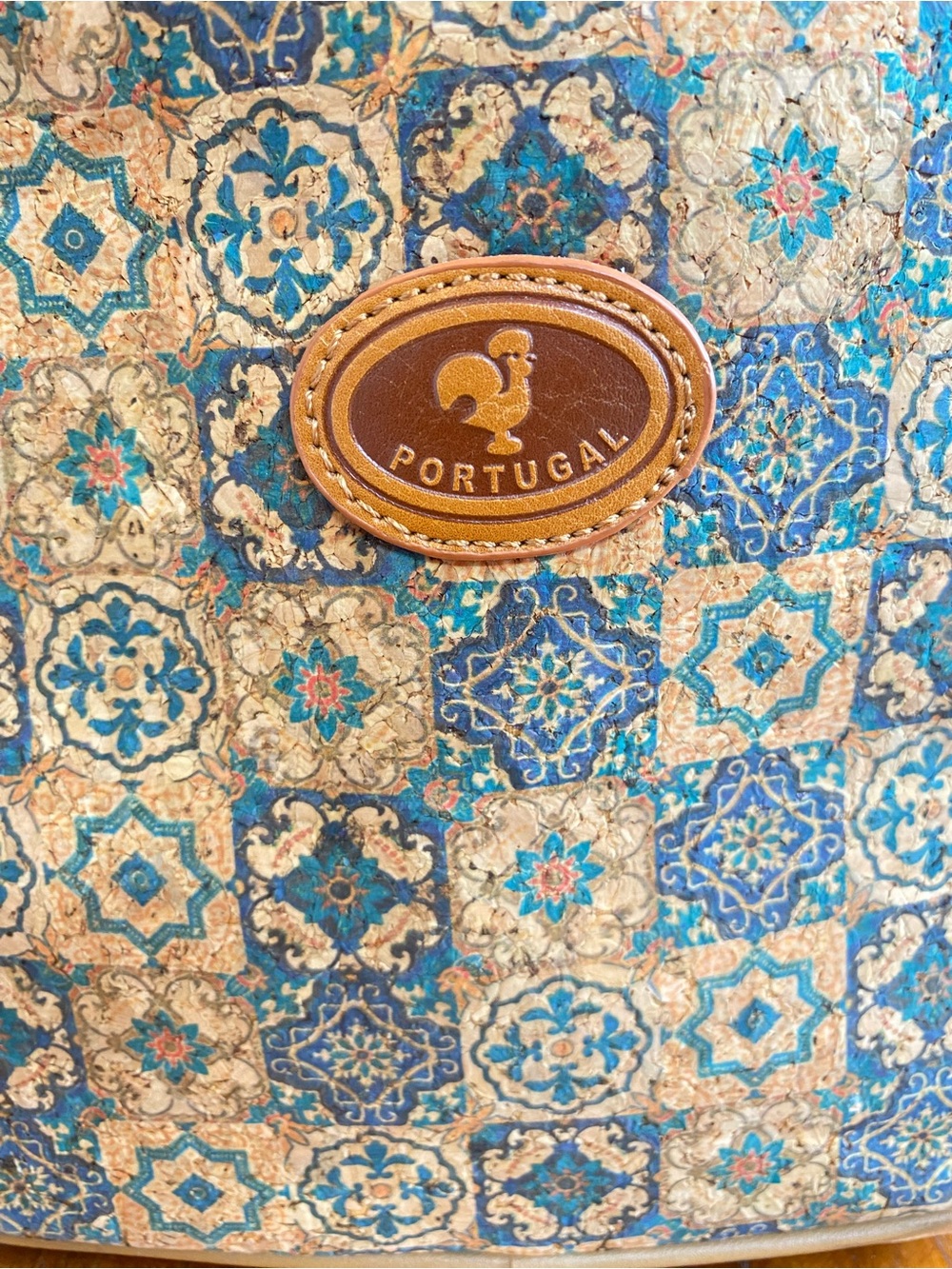 PORTUGAL Natural Cork Bag - Sustainable crossbody bag blue tile pattern - Picture 12 of 13